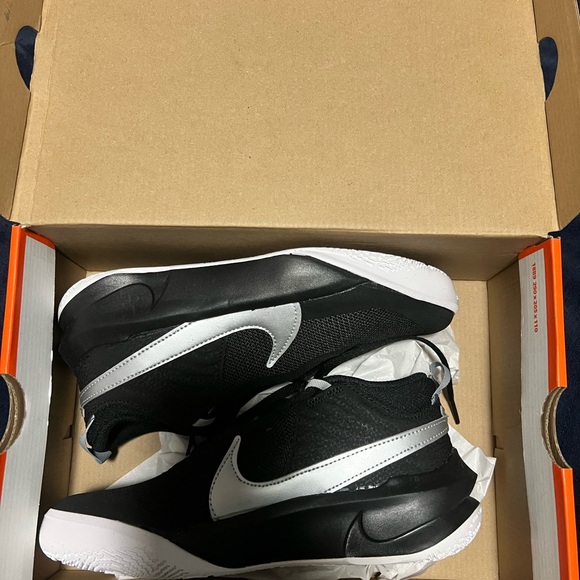 New in box Nikes - Picture 1 of 5